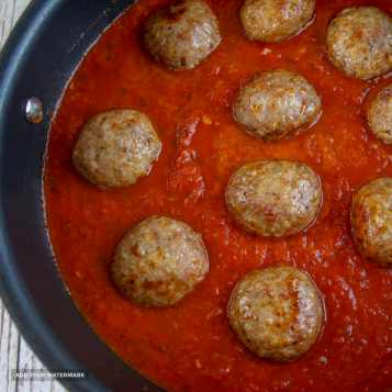 lam meatballs in sauce