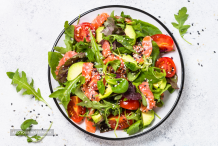 Salad with Salmon and Seasame Sauce